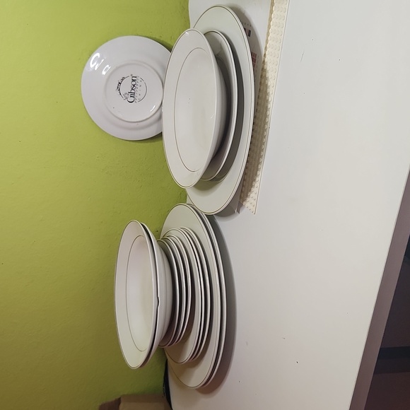 Gibson China 14 peices (incomplete)